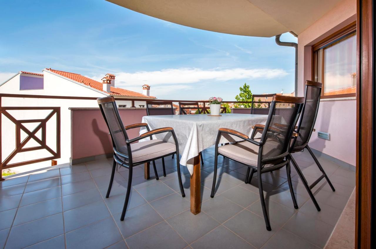 Apartments And Rooms Camaiore روفينج المظهر الخارجي الصورة