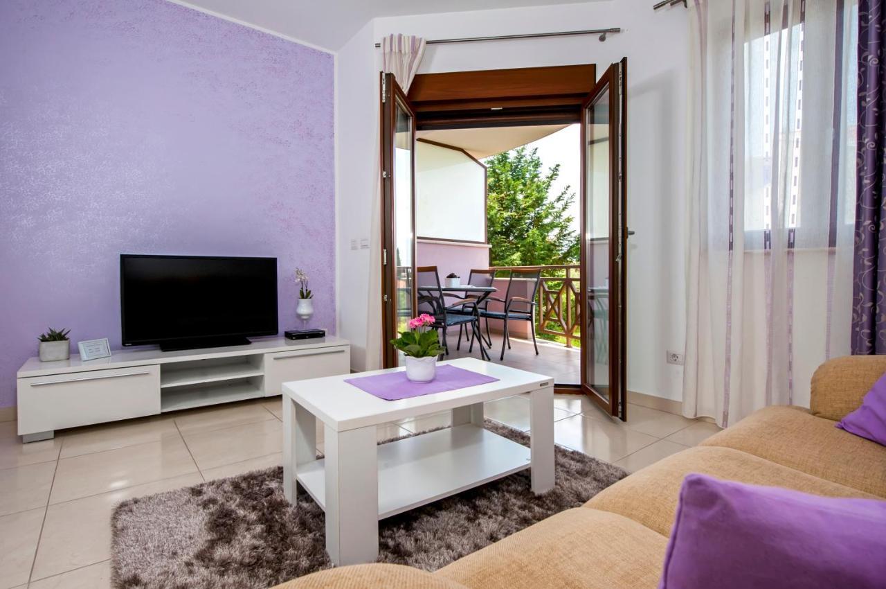 Apartments And Rooms Camaiore روفينج المظهر الخارجي الصورة