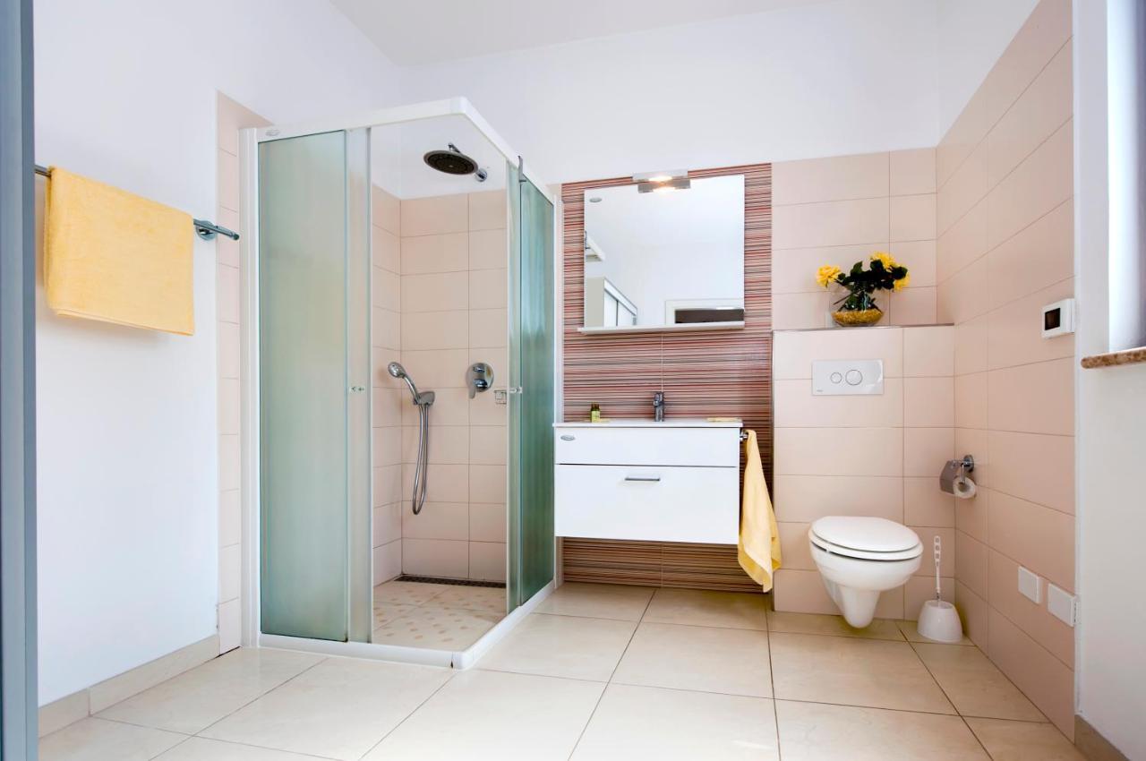 Apartments And Rooms Camaiore روفينج المظهر الخارجي الصورة