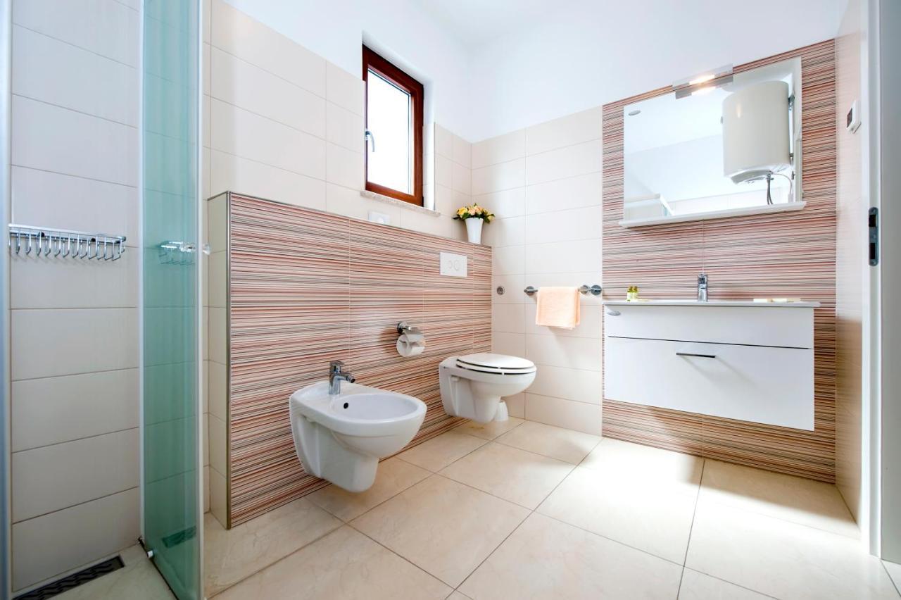 Apartments And Rooms Camaiore روفينج المظهر الخارجي الصورة