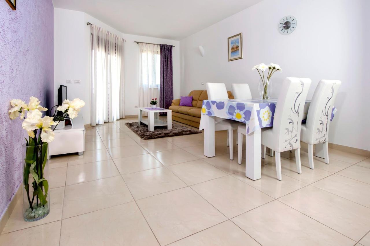 Apartments And Rooms Camaiore روفينج المظهر الخارجي الصورة