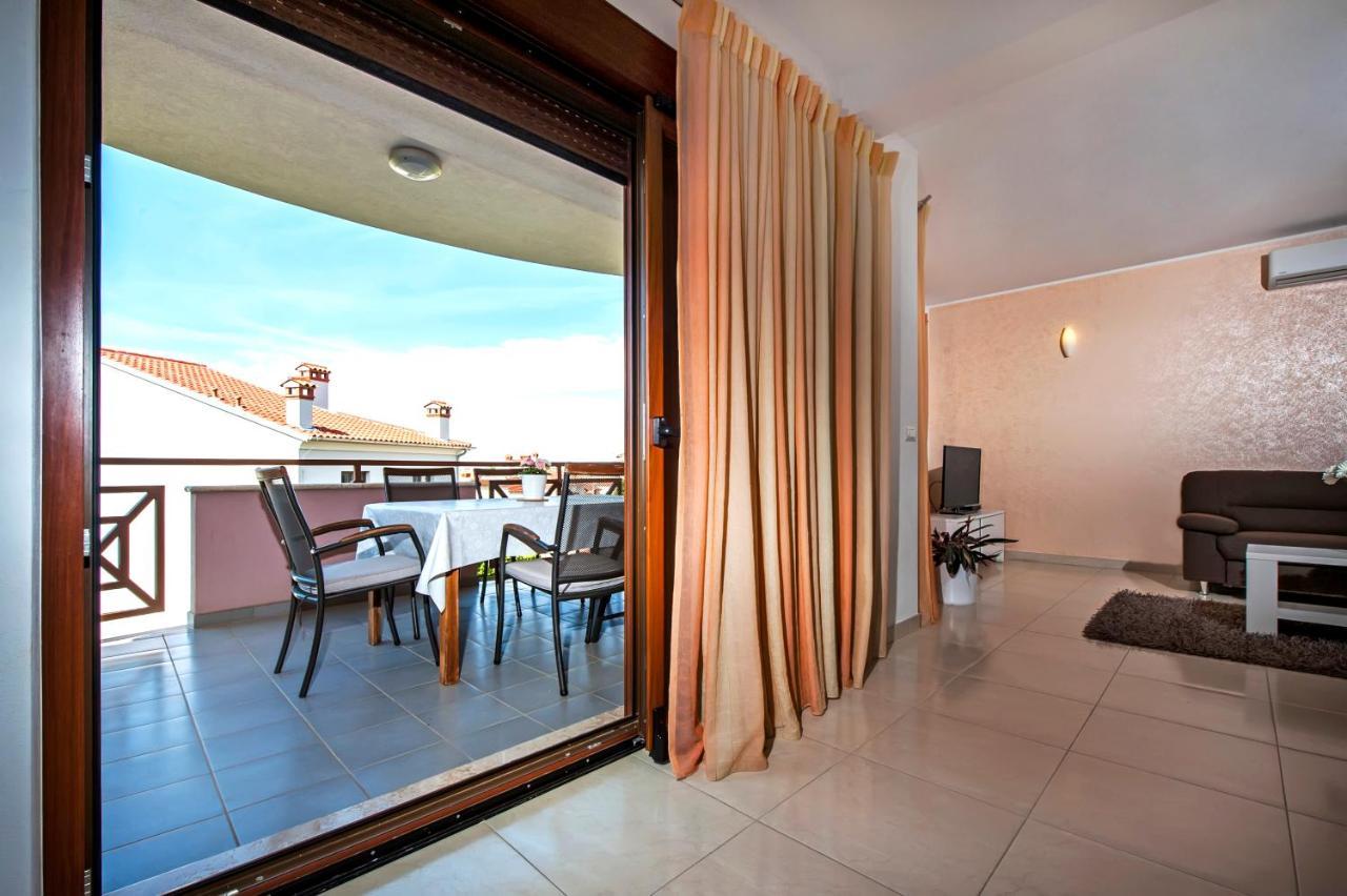 Apartments And Rooms Camaiore روفينج المظهر الخارجي الصورة